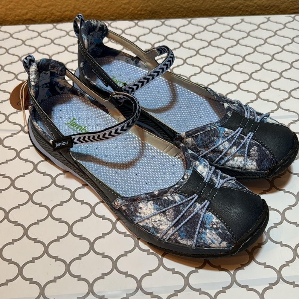Jambu Womens Alley Mary Janes White & Black Adjustable Flats. Size 8.5 - Picture 2 of 6